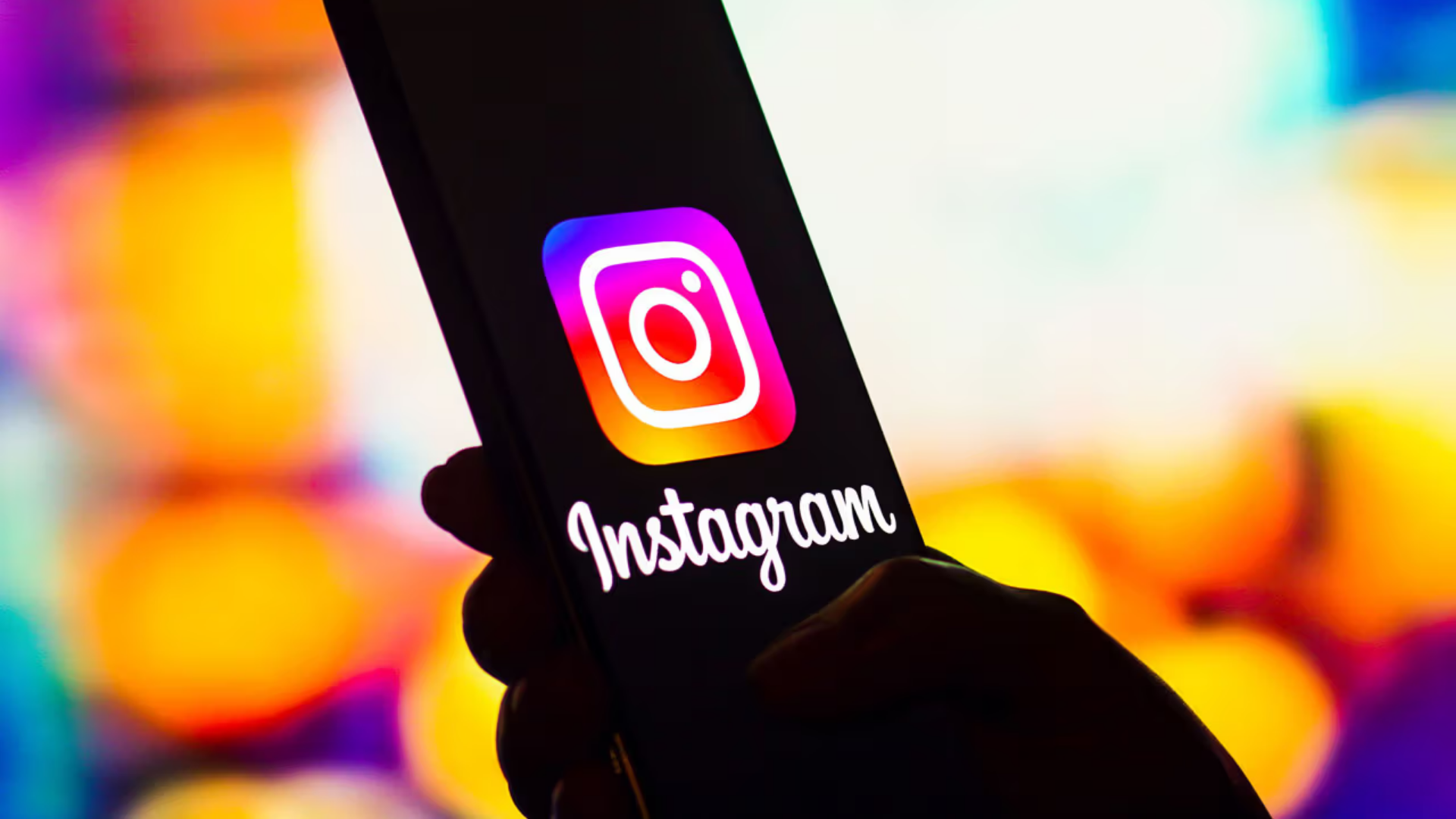 Instagram is Here with its New Application Instants