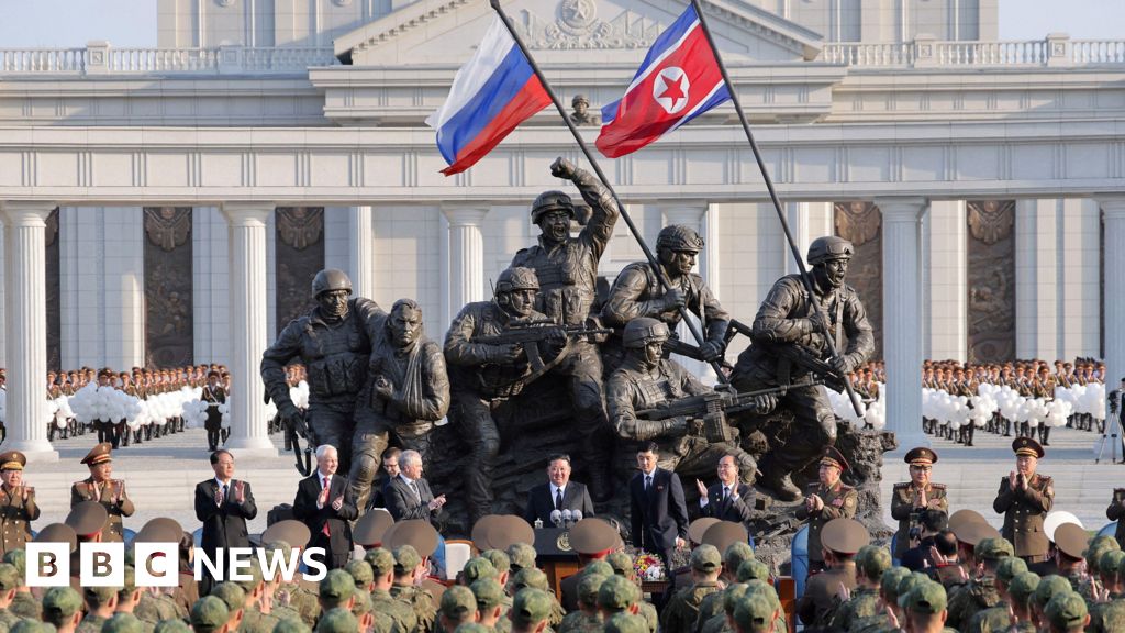 Kim Jong Un, Ukrayna savaşında öldürülen Kuzey Koreli askerler için anıt açtı